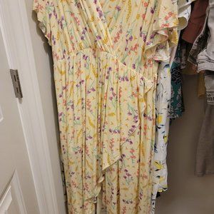 Wrap dress, very flowy and flattering, floral